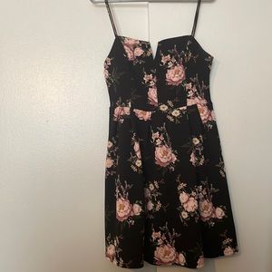 Soprano— Floral Fit and Flare Dress— Size Large